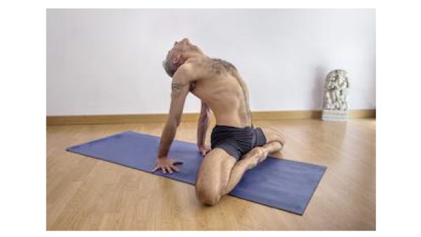 Yoga Torino - Gabriele Severin asana --600px
